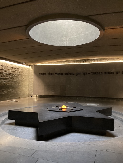 louverture shoa pantheon etoile 