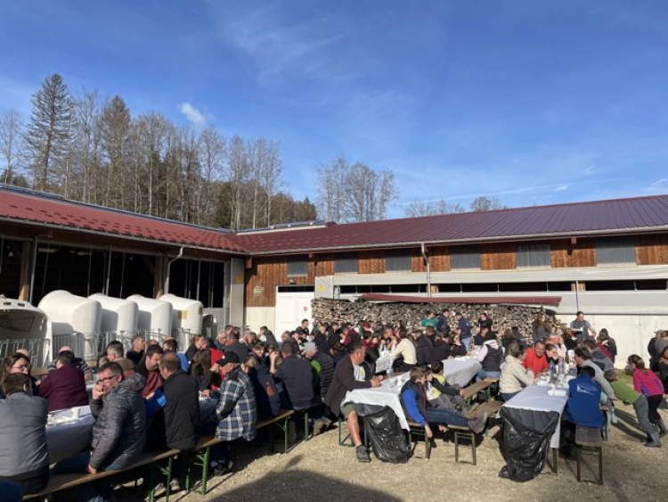 Les Grangettes : plus de 100 participants au concours de pointage bovins et équins