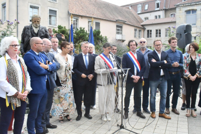 Besan&ccedil;on : 200 personnes rassembl&eacute;es pour dire &laquo; non &raquo; &agrave; la violence.