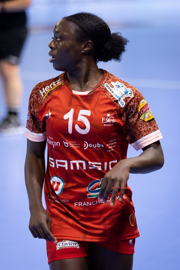 Handball : 1er contrat pro pour la Bisontine Kiara Tshimanga