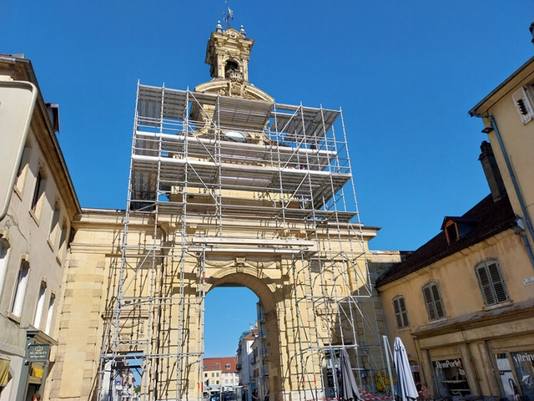 Pontarlier : la Porte Saint-Pierre restaur&eacute;e et inaugur&eacute;e