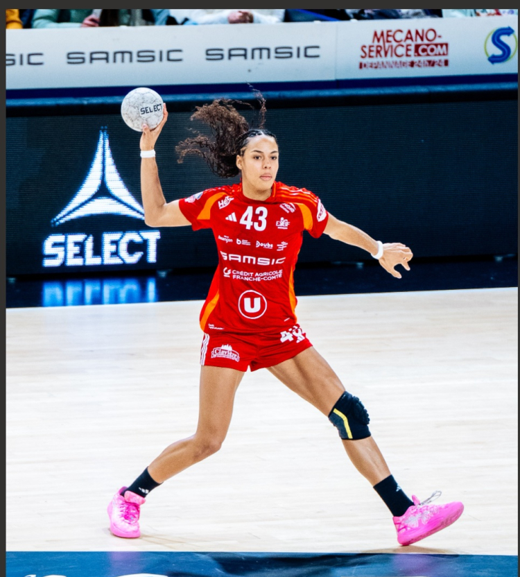Handball / ESBF Prunelle Kingue prolonge l&rsquo;aventure bisontine jusqu&rsquo;en 2027
