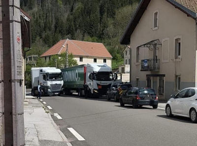La Cluse-et-Mijoux  : cinq poids-lourds verbalis&eacute;s ce matin par les gendarmes