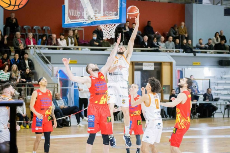 Basket / N1M : Guillaume Valayer sera encore bisontin la saison prochaine