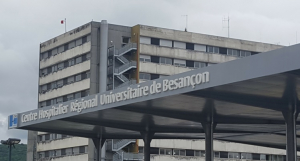 Hôpital public : « une minute de silence » devant l’hôpital Minjoz