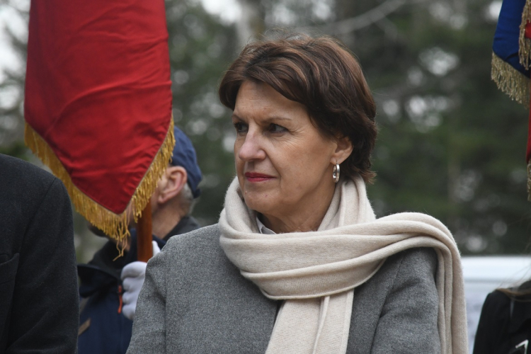 A. Genevard : &quot;La volonté des agriculteurs  est de vivre dignement de leur profession et de nourrir le pays avec des produits de qualité&quot;.