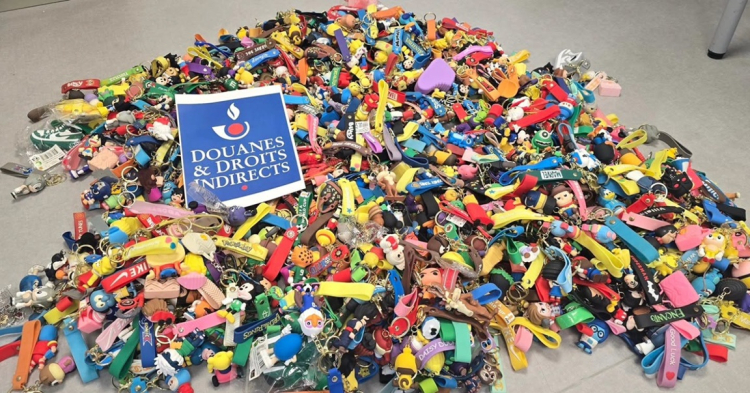 Longwy‑sur‑le‑Doubs : plus de 1 100 articles contrefaits saisis par les douaniers