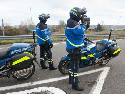 Avoudrey : Deux motards de la gendarmerie chutent en glissant sur une flaque de carburant