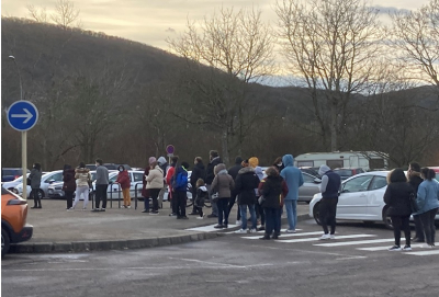 Besan&ccedil;on : Longues files d&rsquo;attente dans les centres de d&eacute;pistage