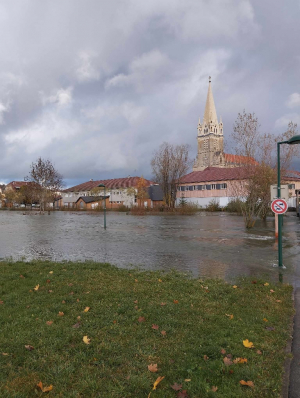 Crues : Le Doubs sous surveillance à Besançon et Doubs