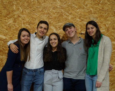 L'&eacute;quipe des cinq jeunes organisateurs 