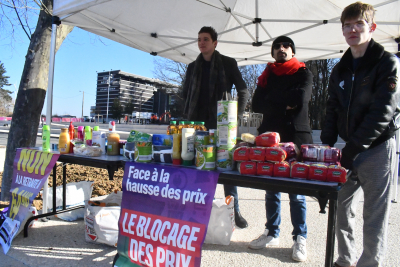 Les Jeunes Insoumis de Besan&ccedil;on au chevet des &eacute;tudiants pr&eacute;caires