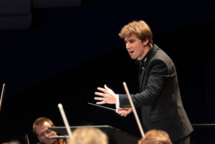 58e Concours international de jeunes chefs d’orchestre  : Swann Van Rechem remporte le Grand prix de direction