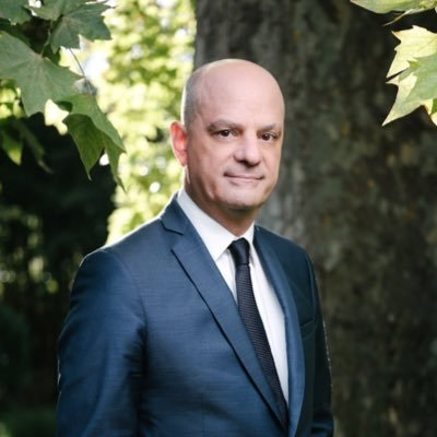 Jean-Michel Blanquer &agrave; Ibiza, une pol&eacute;mique qui accentue la col&egrave;re des personnels de l'Education Nationale