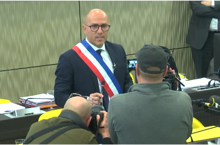 Ludovic Fagaut &eacute;lu maire de Besan&ccedil;on sans surprise