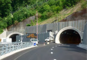 Voie des Mercureaux : Travaux dans la galerie technique du Tunnel du Bois de Peu