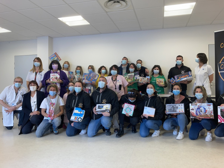 Besançon : l’association « Crazy Road Trip » offre 70 jeux et jouets aux enfants hospitalisés