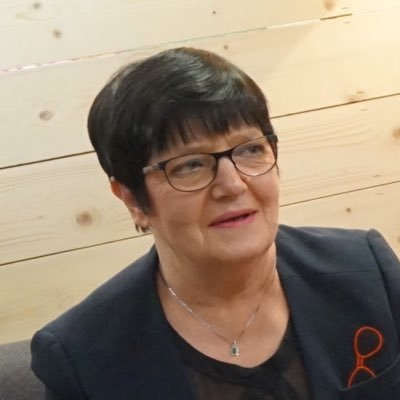 La s&eacute;natrice Marie-Christine Chauvin s&rsquo;int&eacute;resse &agrave; la situation du lyc&eacute;e de Salins-les-Bains