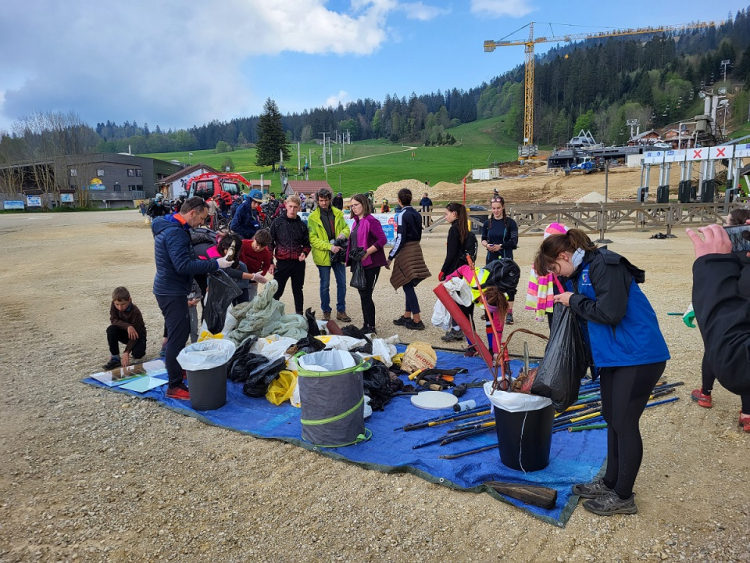 Haut-Doubs : Opération de nettoyage sur les pistes de Métabief
