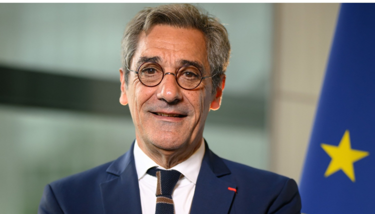 Serge Papin en d&eacute;placement dans le Jura pour soutenir les commerces de centre-ville