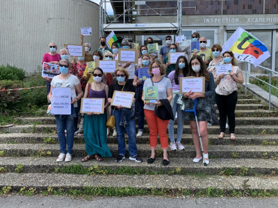 Le collectif d'enseignants et AESH devant l'inspection acad&eacute;mique