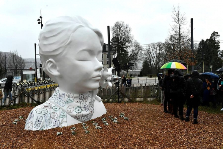 Besançon : Une sculpture monumentale en hommage à l’écrivaine Colette