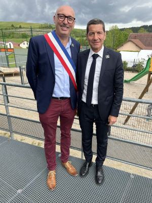 S&eacute;bastien Populaire, membre du comit&eacute; dir&eacute;cteur de l'Association des Maires de France, et David Lisnard, pr&eacute;sident de l'AMF 