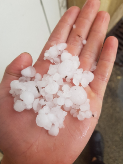 En images : Violent orage de gr&ecirc;le dans le Val de Morteau