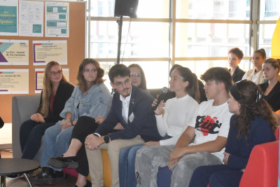 Education nationale : inviter les jeunes &agrave; s&rsquo;engager