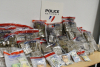 Les policiers ont saisi plus de 82 kilos de produits stup&eacute;fiants et 73 215 euros en liquide,
