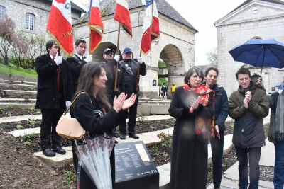 Inauguration du jardin en pr&eacute;sence d'Anne Vignot et d'une responsable de la caisse des D&eacute;p&ocirc;ts de la Banque Populaire BFC 