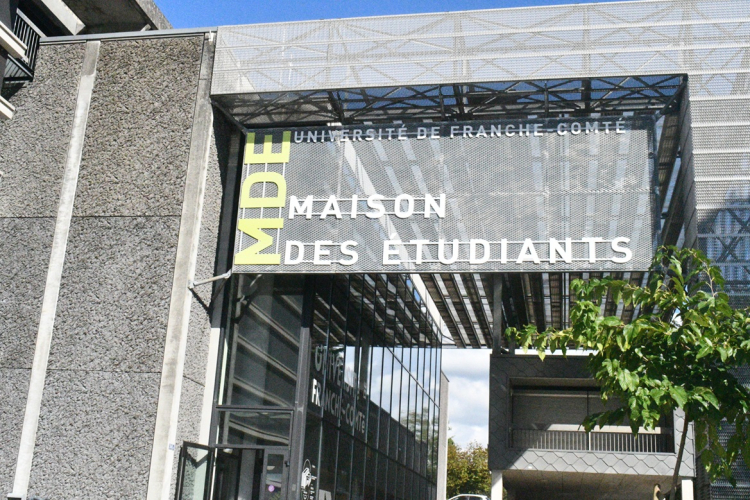 Besançon : L’Université Marie et Louis Pasteur brise le silence avec des sifflets anti‑agression