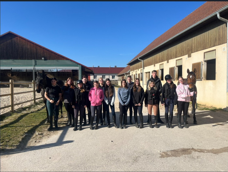 Levier : une randonn&eacute;e &eacute;questre solidaire au profit de la SPA de Pontarlier