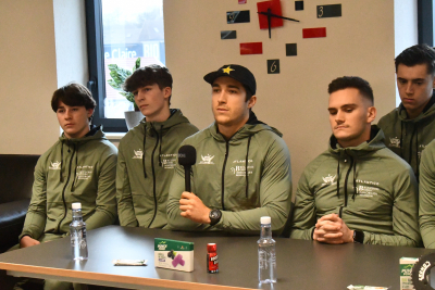 Mathis Ragot-Richard au centre, et J&eacute;r&eacute;my Rencurel sur sa gauche