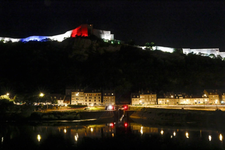 Besan&ccedil;on : la Citadelle s'illumine aux couleurs de la France