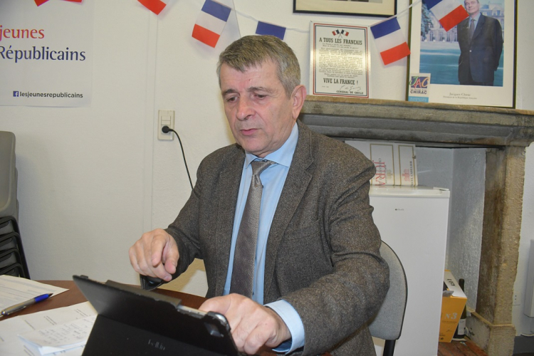 Législatives 2022 : Michel Vienet inaugure son local de campagne