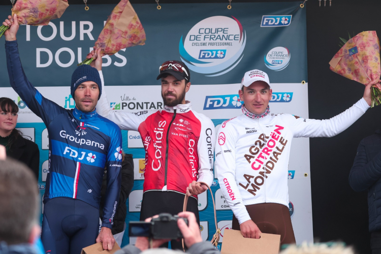 En images : Jesus Herrada remporte le Tour du Doubs. Thibaut Pinot et Nans Peters complètent le podium