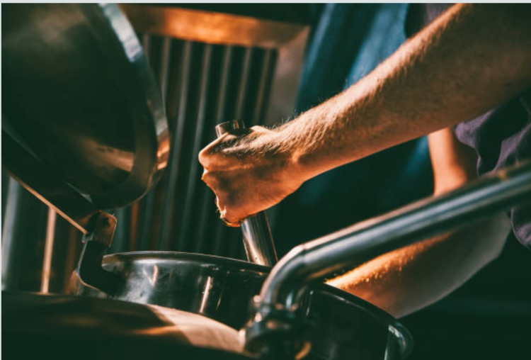 Distillation 2026‑2027 : la campagne des bouilleurs de cru relanc&eacute;e en Franche-Comt&eacute;