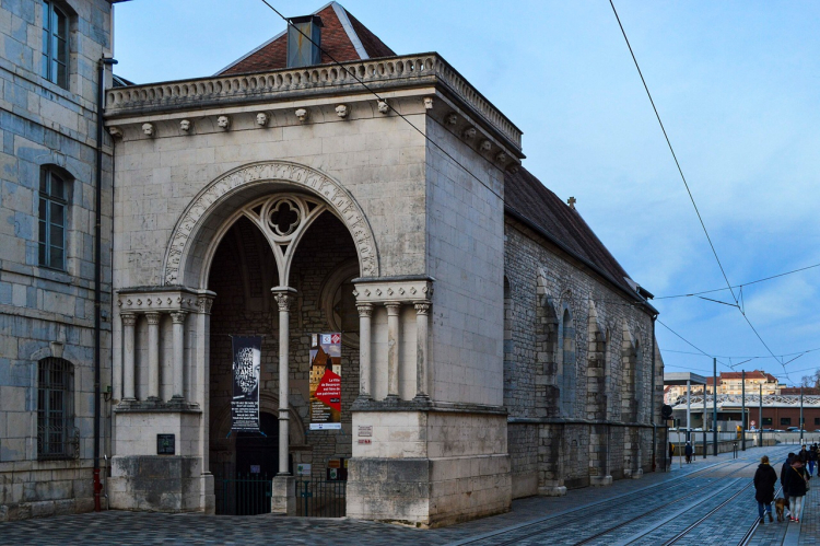 Besan&ccedil;on : un vote pour sauver le portail du Saint‑Esprit