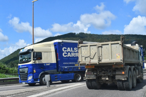 Installation de glissières de sécurité sur la RN 57