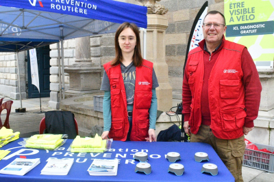 des stannds ont &eacute;t&eacute; install&eacute;s au centree-ville de Besan&ccedil;on 