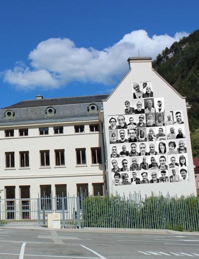 Saint-Claude : Des portraits des ex-MBF affich&eacute;s sur la fa&ccedil;ade du D&ocirc;me