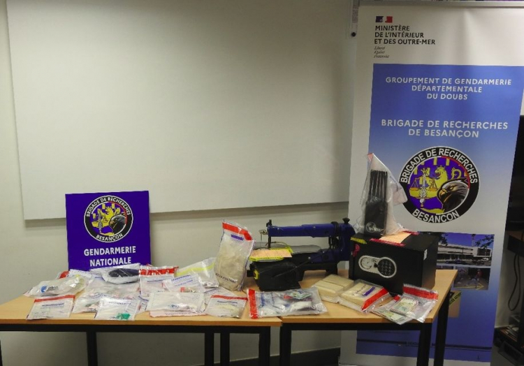 Les gendarmes du Doubs démantèlent un réseau de trafiquants de produits stupéfiants