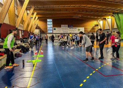 Jouer au badminton avec son employeur sans le savoir, un job dating innovant