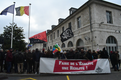 Besan&ccedil;on : Un rassemblement devant le tribunal avant le proc&egrave;s des deux vandales pr&eacute;sum&eacute;s de la statue de Victor Hugo