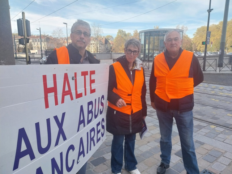 Besançon : mobilisés contre les abus bancaires