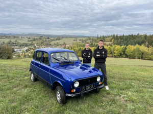 Haut-Doubs / Remonot : Anthony et Lo&iuml;c Vuillot, deux fr&egrave;res se pr&eacute;parent &agrave; traverser le d&eacute;sert marocain au volant d'une 4L