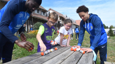 Besan&ccedil;on : Les joueurs du FC Sochaux-Montb&eacute;liard &agrave; la Maison des familles