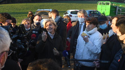 Val&eacute;rie P&eacute;cresse en visite dans le Doubs
