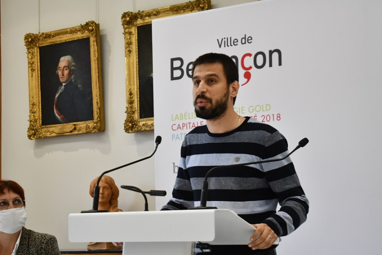 Retrait du drapeau palestinien à Besançon : les élus communistes dénoncent une “faute morale”